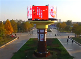 精神堡壘的設計初衷，led旋轉屏在精神堡壘的重要位置